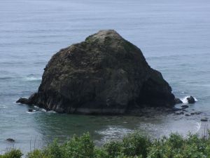 Basalt Monolith, Oregon coastline, photo by Robin Morlock